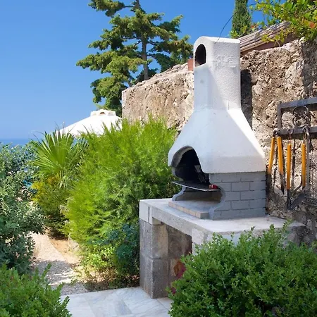 Holiday home Thimari Of Vigli Tzamarelata